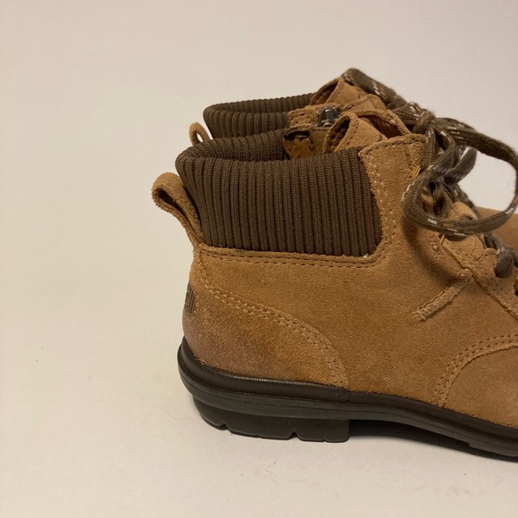 UGG Tan Suede Waterproof Leather Rubber Outsole Hiking Boots size 6.5 - Picture 3 of 15